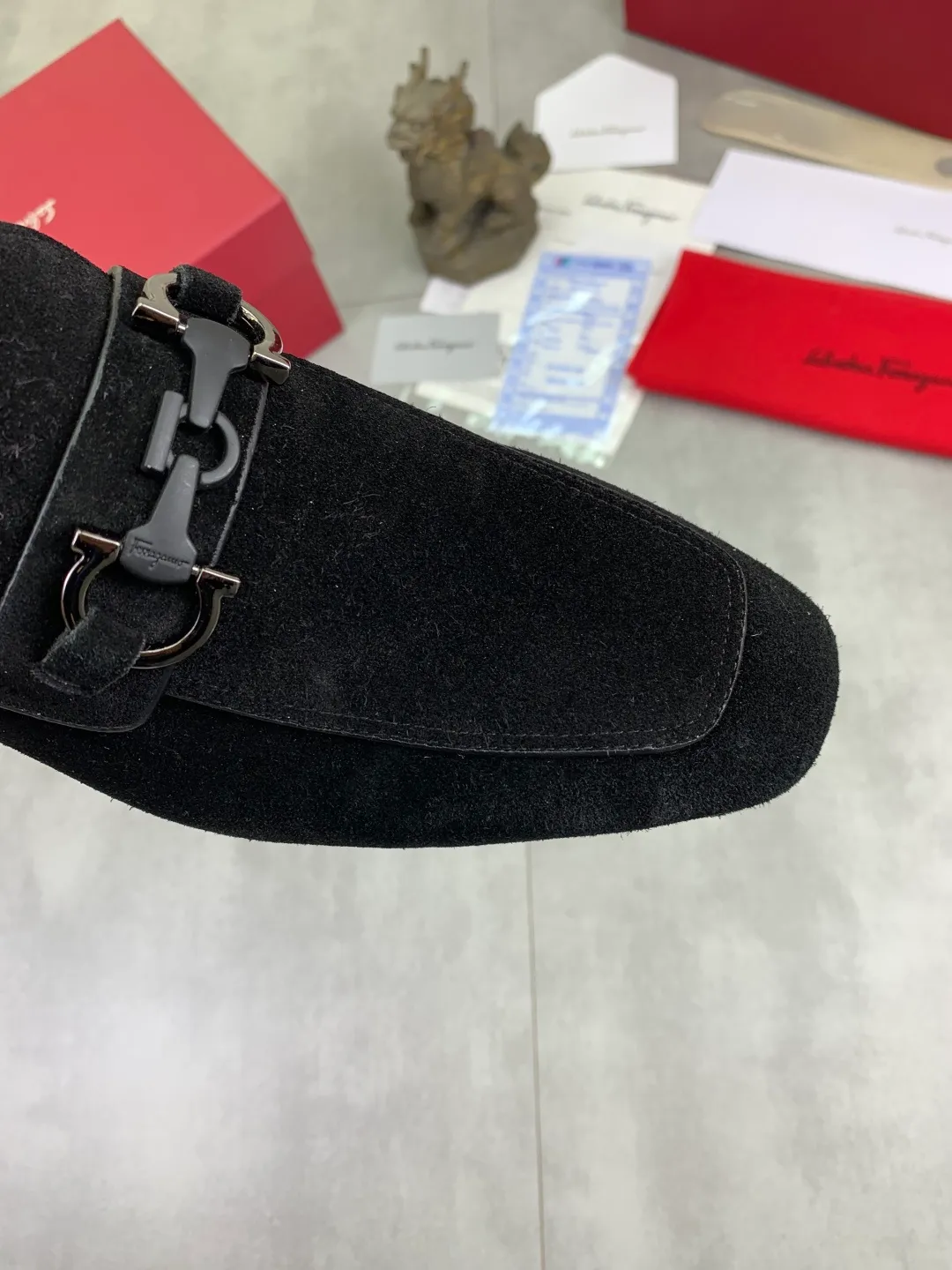 Men's men's shoes 💰P600💰[New model] High quality water-dyed cowhide 🆘[Salvatore Ferragamo] Ferragamo's latest casual business leather shoes for men! Listed simultaneously! The fabric is made of specially imported original calfskin, and the interior is made of imported water-dyed cowhide. It is absolutely luxurious and leads the fashion trend. High-end rubber outsole, size: 38-44 (45 and 46 can be customized) 5️⃣ colors available